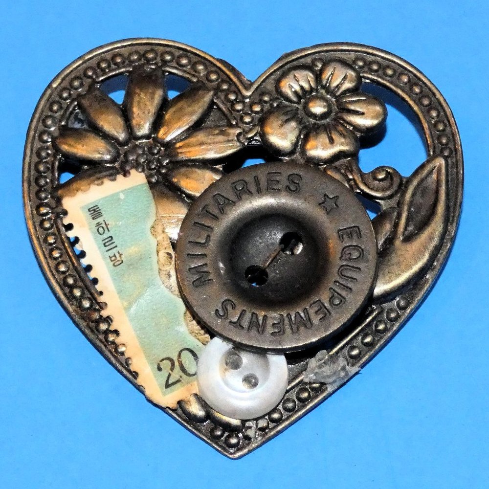 Vintage Steampunk Heart Brooch Pin Militaries Equipment Button Stamp Flowers